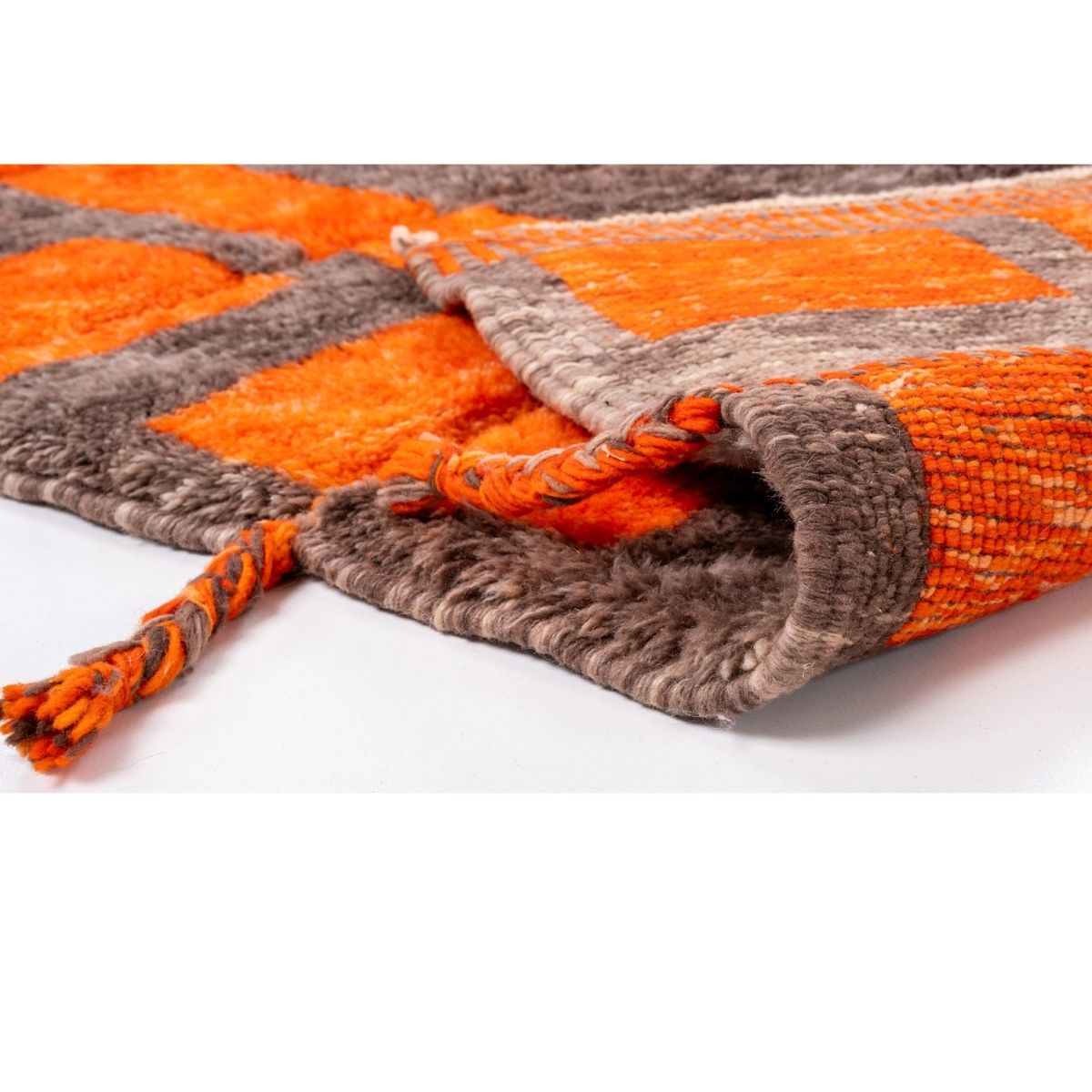 Handwoven Moroccan Wool Rug – T / 03