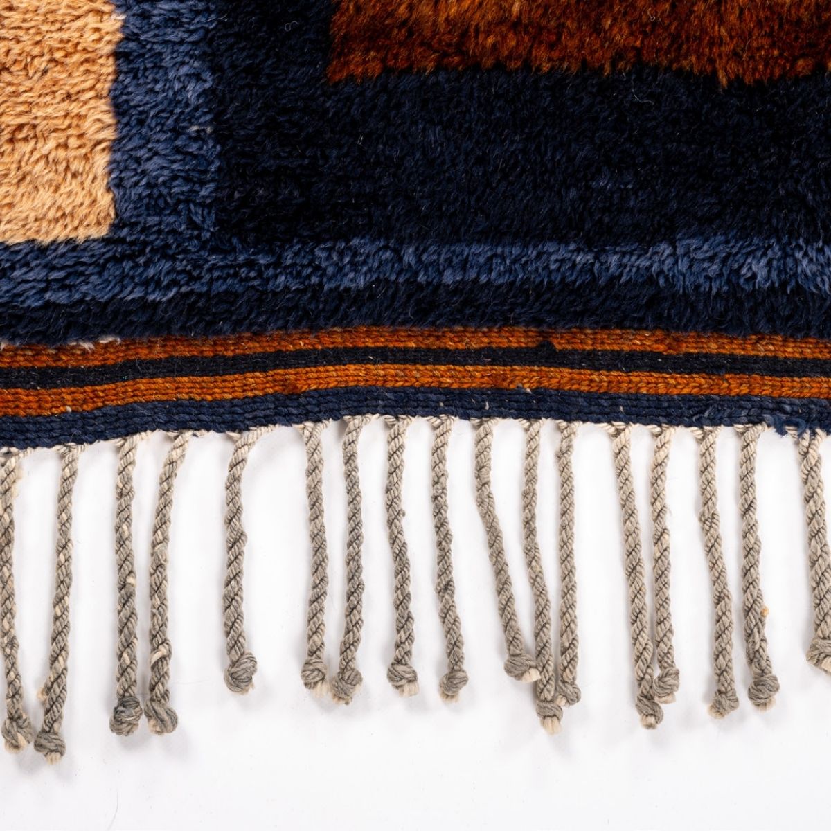 Handwoven Moroccan Wool Rug – Essaouira