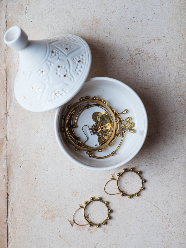 Chic Tajine Box Enpreinte | Handcrafted White Clay Vase – Natural Dyes with Real Gold Foil, Modern Chic Design