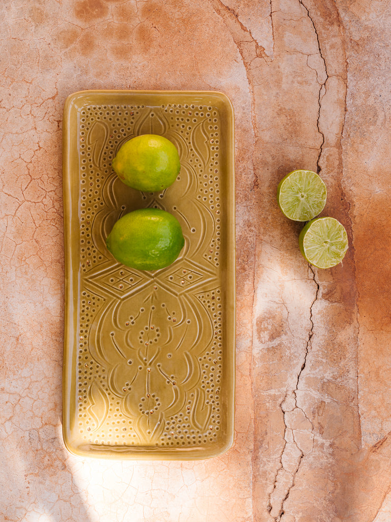Chic Serving Plate Enpreinte | Handcrafted White Clay Vase – Natural Dyes with Real Gold Foil, Modern Chic Design