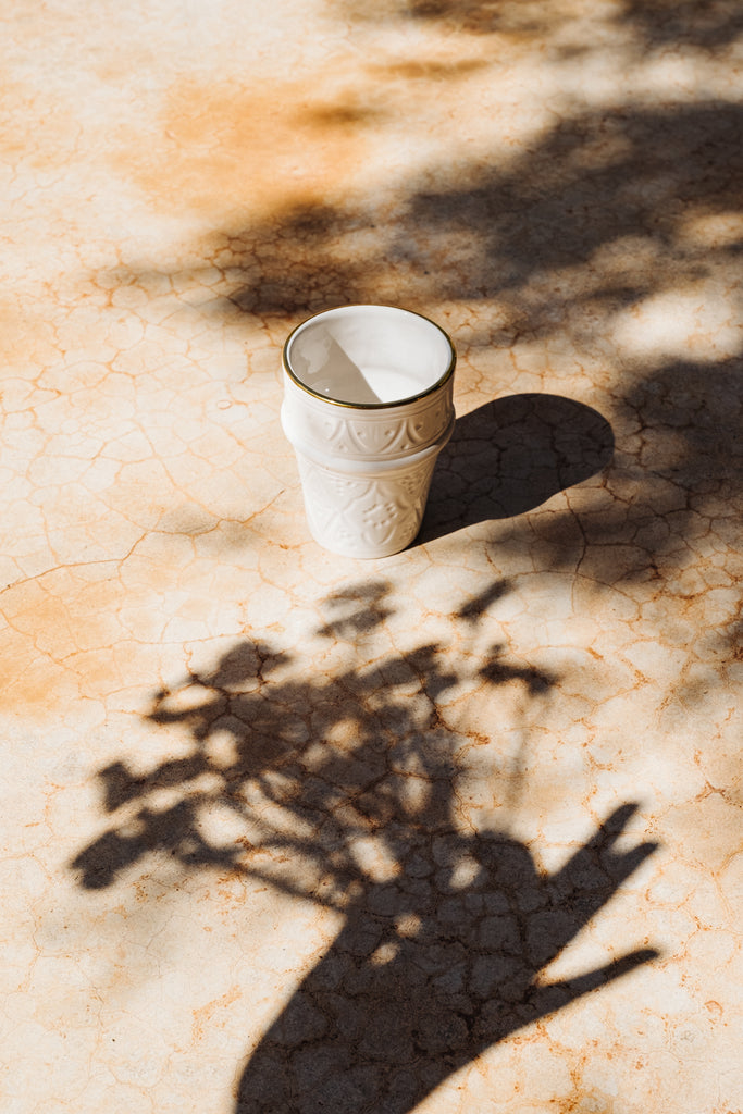 Chic Cup Fleur | Handcrafted White Clay Vase – Natural Dyes with Real Gold Foil, Modern Chic Design