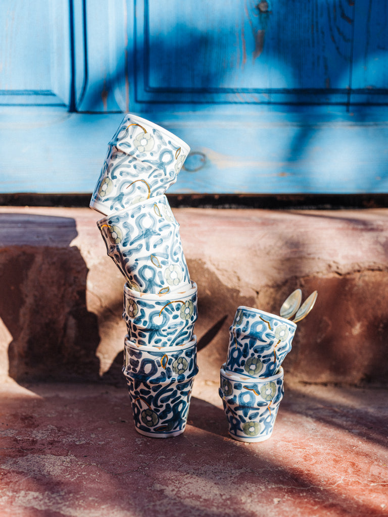 Chic Cup Enpreinte| Handcrafted White Clay Vase – Natural Dyes with Real Gold Foil, Modern Chic Design