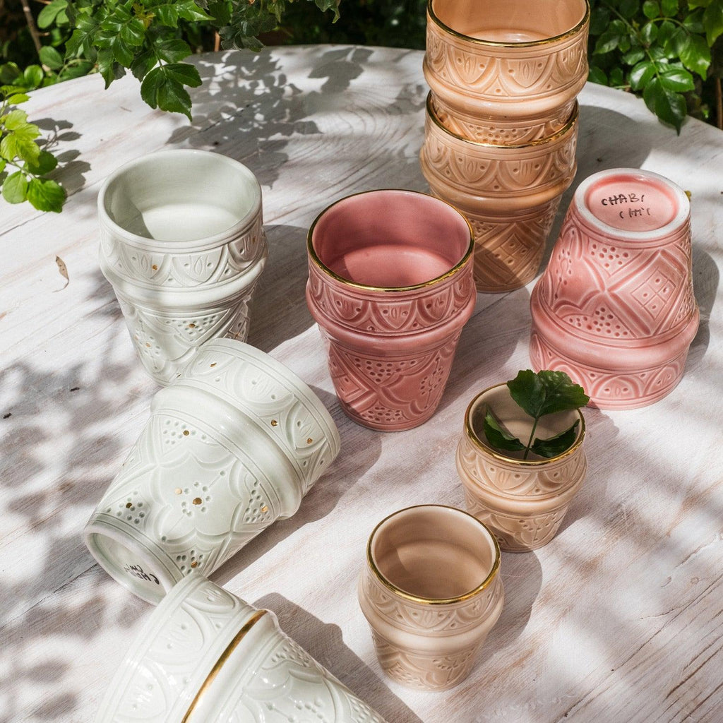 Chic Cup Fleur | Handcrafted White Clay Vase – Natural Dyes with Real Gold Foil, Modern Chic Design
