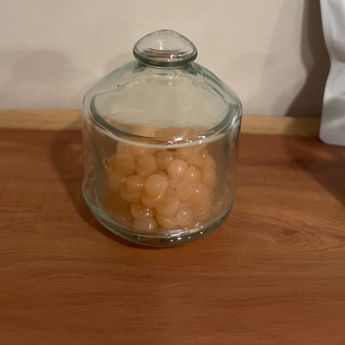 Dary Living’s biodegradable gel wax, elegantly housed within a sleek candle cloche, offers a pristine burn with radiant clarity. Crafted from sustainable, plant-based ingredients, this eco-conscious candle elevates any space with refined sophistication and timeless beauty.