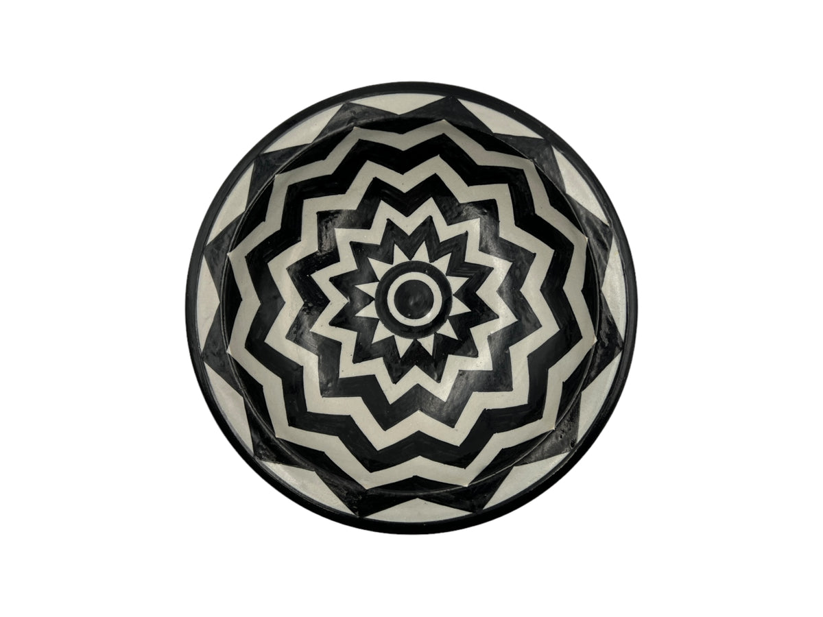 Fez Nihaya Plate | Handcrafted Fez Clay Pottery – Natural Pigments & Traditional Moroccan Craftsmanship