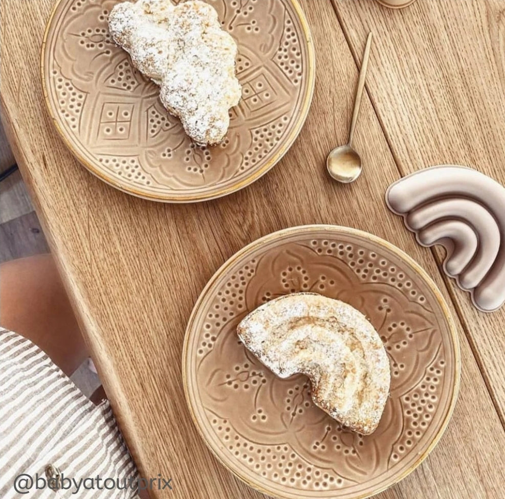 Chic Plate Enpreinte | Handcrafted White Clay Vase – Natural Dyes with Real Gold Foil, Modern Chic Design