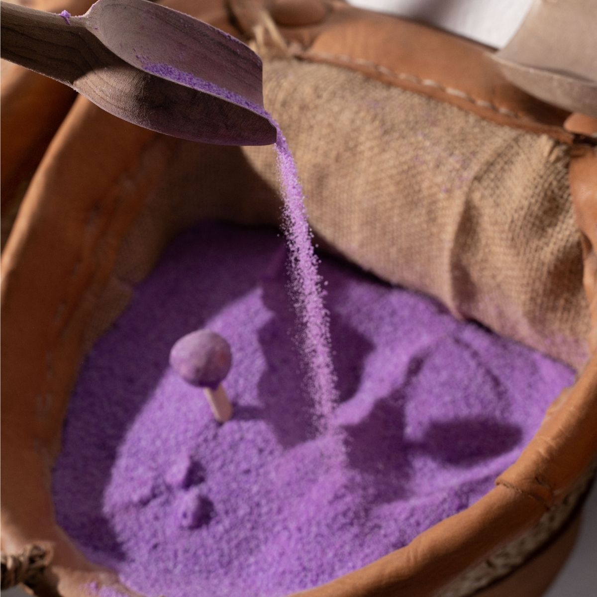 This richly hued purple sand wax delivers a luminous, clean burn that transforms any space into a serene, artful sanctuary. A perfect choice for statement interiors, mindful rituals, and elevated ambiance.